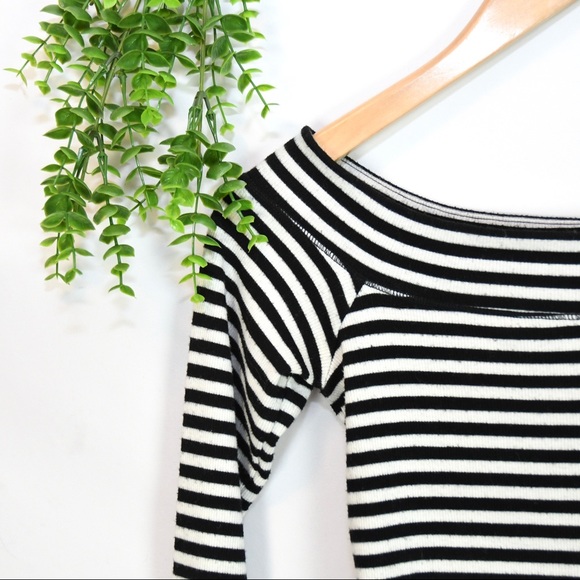 Hollister Off the Shoulder Striped Top - Picture 2 of 4